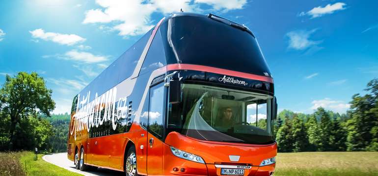 Dopravu moderným autobusom si môžete dokúpiť priamo v CK ČESKÉ KORMIDLO