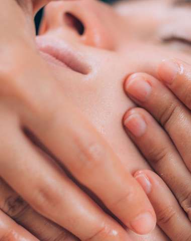 Beauté Aromatique - lymfatická masáž tváre v štúdiu krásy Mary Cohr