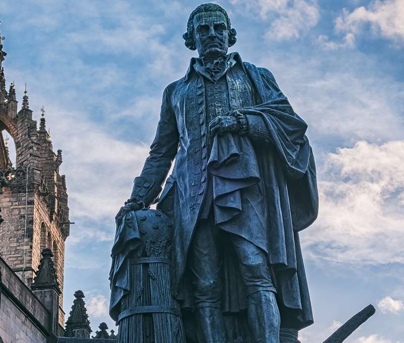 Vďaka prepracovanému programu spoznáte tie najzaujímavejšie miesta Edinburghu a okolia