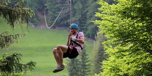 Adrenalínová jazda na kladke: obrí Zipline v Čutkove!
