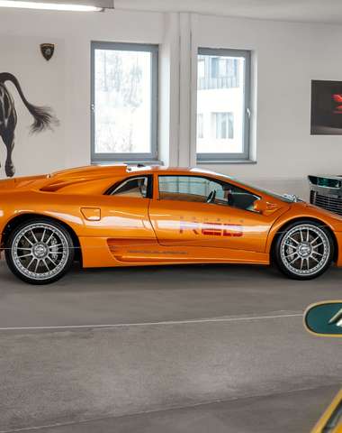 DOUBLE RED CARS MUSEUM: Najväčšie automobilové múzeum v strednej Európe!