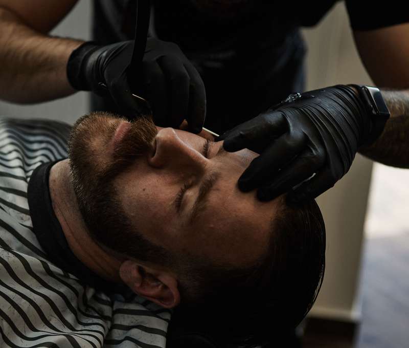 Pánsky strih, holenie britvou alebo Kombo v The Razors BarberShop na Radlinského