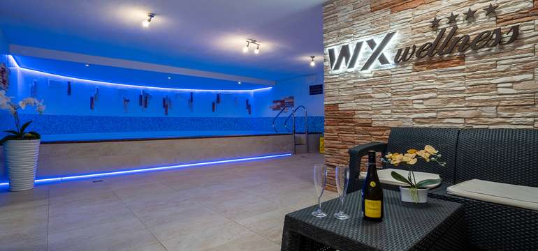 WX Hotel***