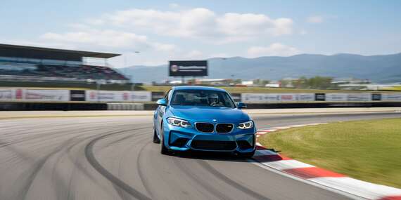 Jazda na profesionálnom pretekárskom okruhu na najlepších športových autách na Slovensku so SportDrive - ako jazdec či spolujazdec/Slovakiaring - Orechová Potôň, Brno - Autodrom