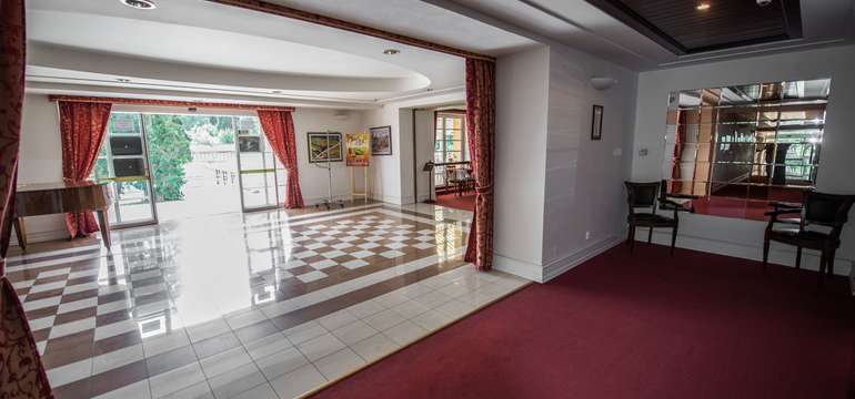 Grand Hotel Strand**** leží priamo v centre Kúpeľov Vyšné Ružbachy