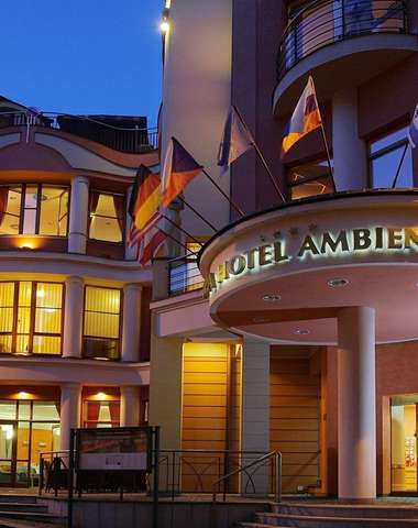 Hotel nájdete priamo v srdci Karlových Varov s výhľadom na kolonádu