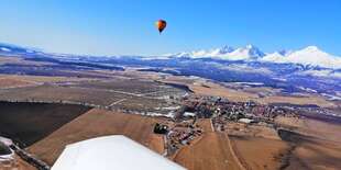 Zážitkový let ponad Tatry aj s možnosťou pilotovania športového lietadla