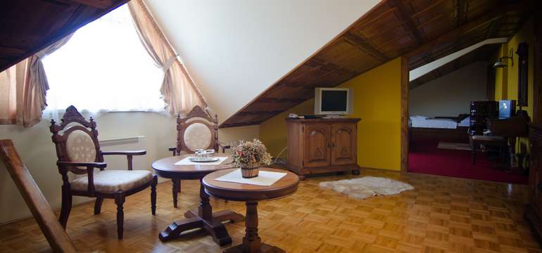 V některých pokojích je balkon s nádherným výhledem na okolní přírodu