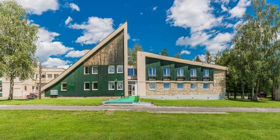 Hotel Tatranec** v Tatranskej Lomnici s polpenziou, vstupom do sauny a zľavou do AquaCity Poprad/Vysoké Tatry - Tatranská Lomnica