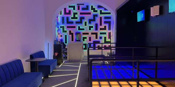 Vstup do zábavnej herne Pixel Planet v centre Krakova/Poľsko - Krakov