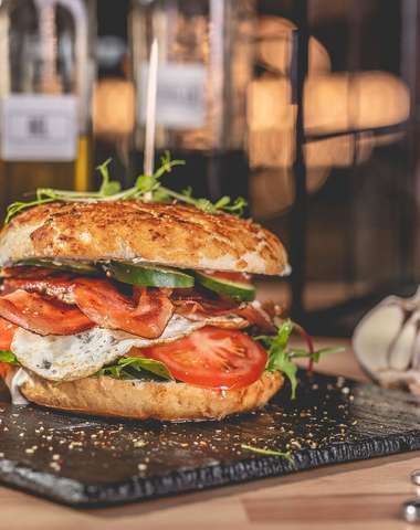 Pražský burger z trhaného bravčového pečeného mäsa