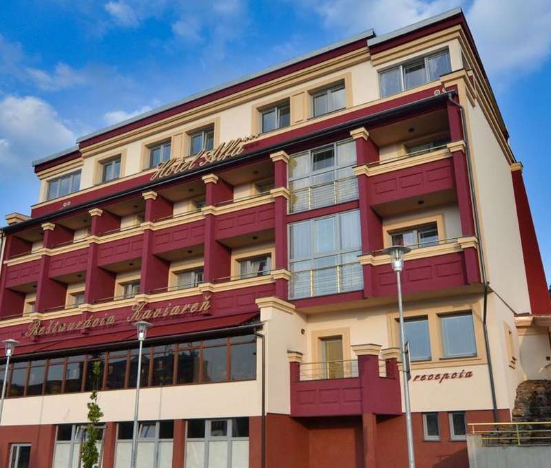 Hotel Alfa je elegantný trojhviezdičkový hotel v centre mesta Giraltovce
