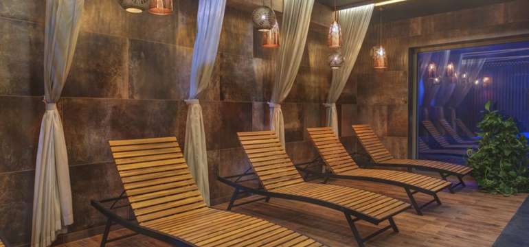 WELLNESS & SPA LESANIA 