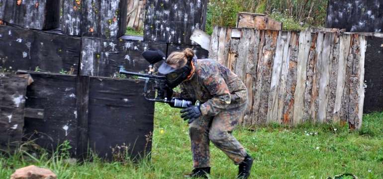 Nejen při jízdě na čtyřkolkách, ale i při paintballu si užijete pořádnou dávku vzrušení