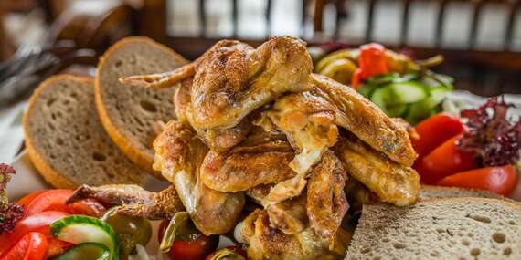 Kilo grilovaných rebierok alebo krídeliek pri Draždiaku/Bratislava – Petržalka