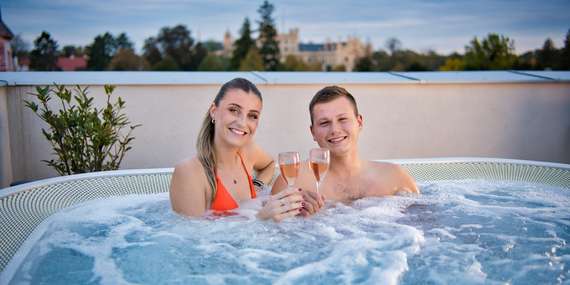 Rezort Lednice s wellness, pivnými kúpeľmi a nádherným výhľadom na zámockú scenériu/Lednice