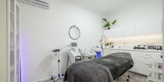 Laminácia obočia v salóne INA - krásne upravené a husté obočie/Bratislava – Vrakuňa