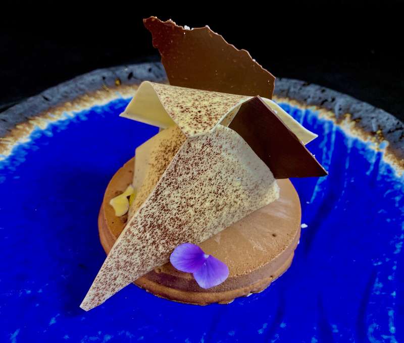 100 g Čokoládový mousse, Kakaové crumble, Kokosová zmrzlina, Biela čokoláda (1,3,7,8)