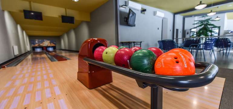 Kaštieľ Mojmírovce****, bowling