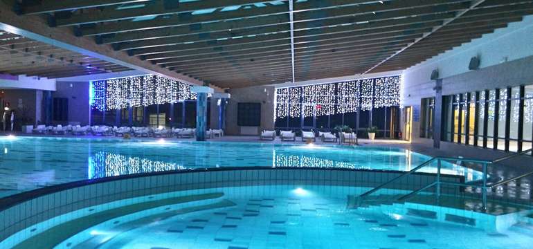Uvoľnite svoje telo aj myseľ v termálnej liečivej vode v Holidayparku Kováčová