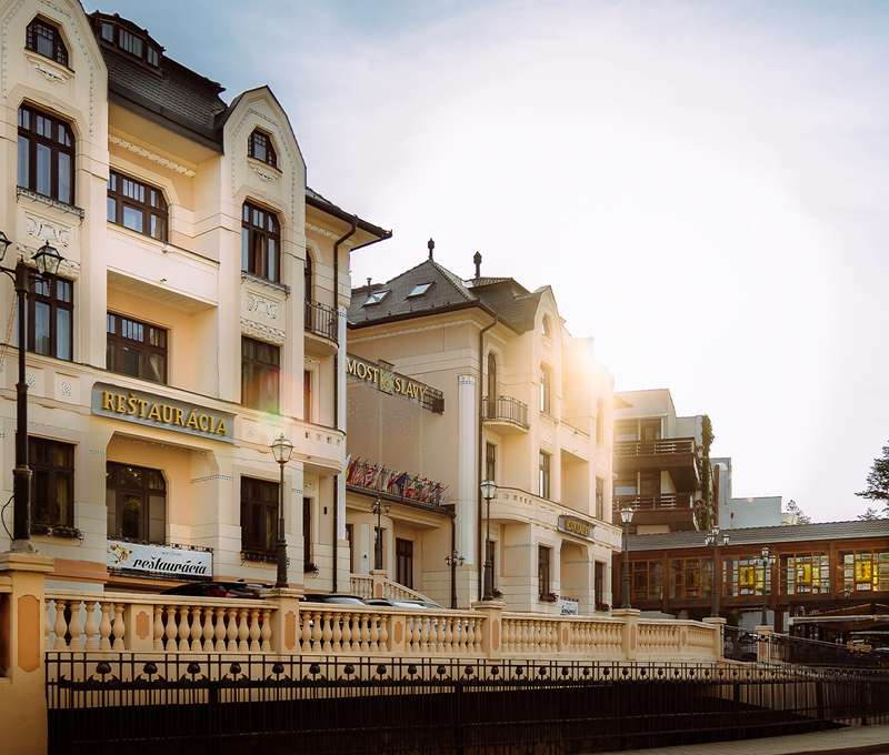 MOST SLÁVY*** je stylový, kvalitně vybavený hotel ve světově proslulých Trenčianských Teplicích