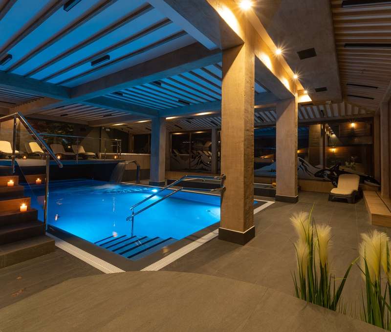 Nové wellness centrum s bazénom, vírivkou a saunáriom v hoteli Helan***