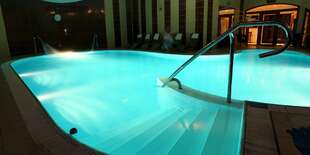 Samozrejmosťou penziónu Betty je krytý relaxačný bazén s 3 protiprúdmi a vírivkou