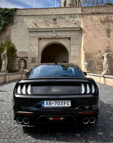 Krútiaci moment  529 Nm, zážitková jazda na Ford Mustangu