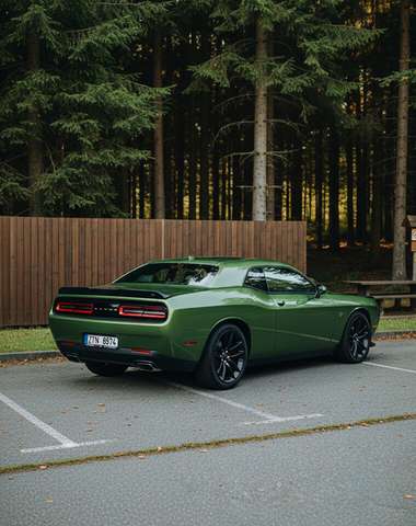 Dodge Challenger 6,4 HEMI