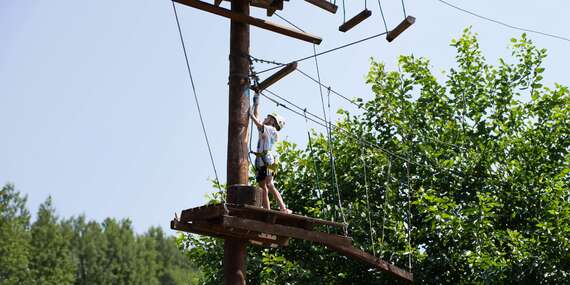 Rodinné dobrodružstvo v lanovom parku Rezortu Villa 27 - adrenalínový zážitok pre deti aj dospelých/Banská Bystrica - Tajov