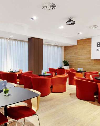 V novom lobby bare hotela Occidental Praha**** sa podáva víno, likéry, destiláty aj pivo