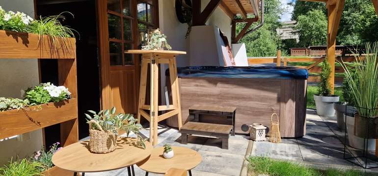 Vonkajšia vírivka a sauna