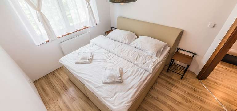 Ubytovanie  v 28 moderne zariadených, dvojlôžkových apartmánoch v 3 kategóriách