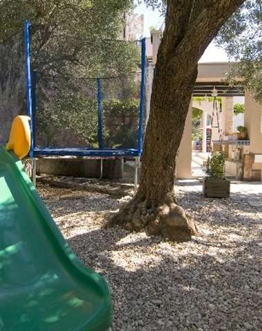 Pre deti je vo ville Bougenvilia k dispozícii detské ihrisko aj trampolína