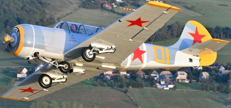 Zážitkový alebo adrenalínový akrobatický let pre až 3 osoby