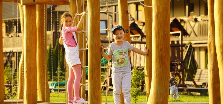 Dětský zábavný ráj - prolézačky, trampolíny, skluzavky, lanová pyramida a ještě víc!