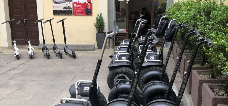 Prehliadka na Segway alebo prenájom elektrickej kolobežky aj s nabíjačkou