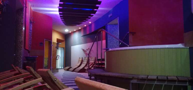 Wellness centrum v hoteli Spolcentrum*** (fínska, parná a bylinková sauna, vírivka, ľadopád)