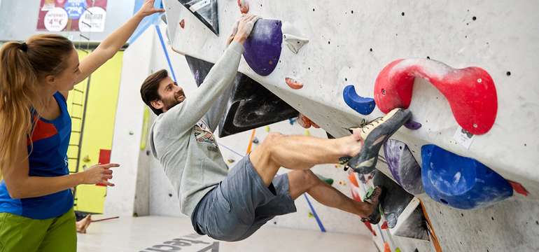 Lezecký zážitok výstrojom a inštruktorom na Lezeckej stene K2