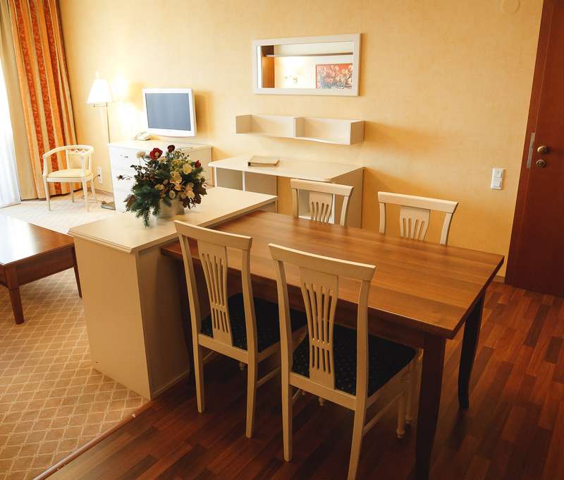 RESIDENCE HOTEL & CLUB
