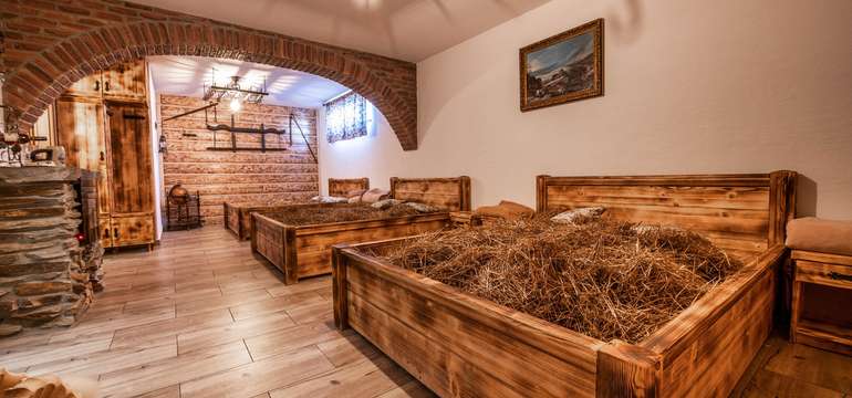 Pivné kúpele sú jednou z procedúr vo wellness centre Zbojníckej koliby