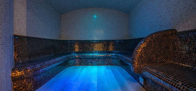 Prostorná sauna v novém wellness centru v GRAND HOTEL BELLEVUE****