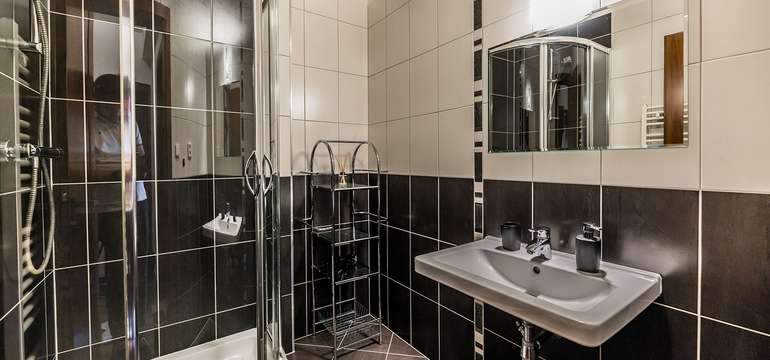 Ubytovanie  v 28 moderne zariadených, dvojlôžkových apartmánoch v 3 kategóriách