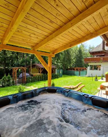 Vonkajšia vírivka a sauna