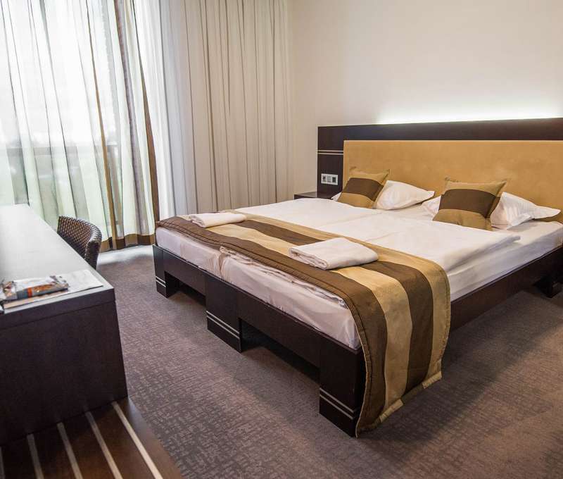 Hotel Dolphin****