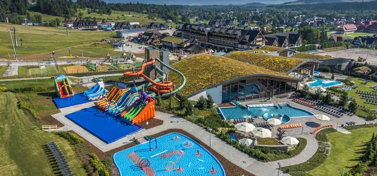 Známy aquapark Terma Bania leží len 7 km od horského hotela Rysy