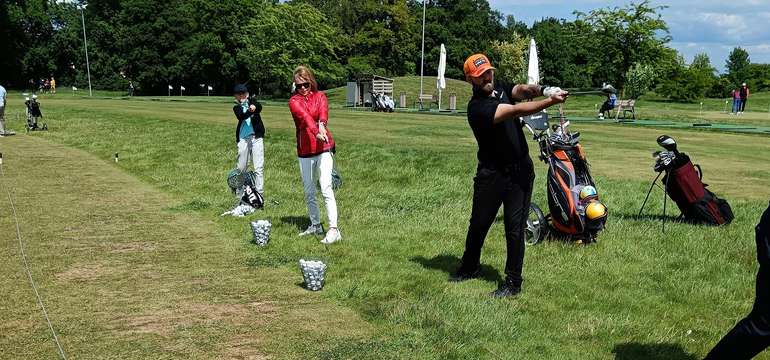 Začnite s golfom – kurz „Štart karta“ s profesionálom v Golfovom areáli Báč