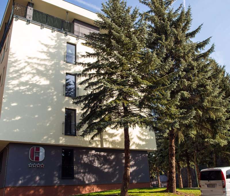 Hotel je skvělou základnou pro vyznavače přírody, milovníky městského pohodlí i hráče golfu.