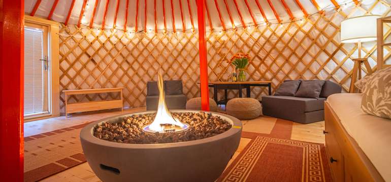 Netradičná Jurta Pod Kriváňom s raňajkami a saunou