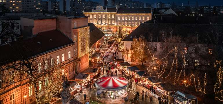 Výlet na adventné trhy do Budapešti s cestovnou kanceláriou Travelholic